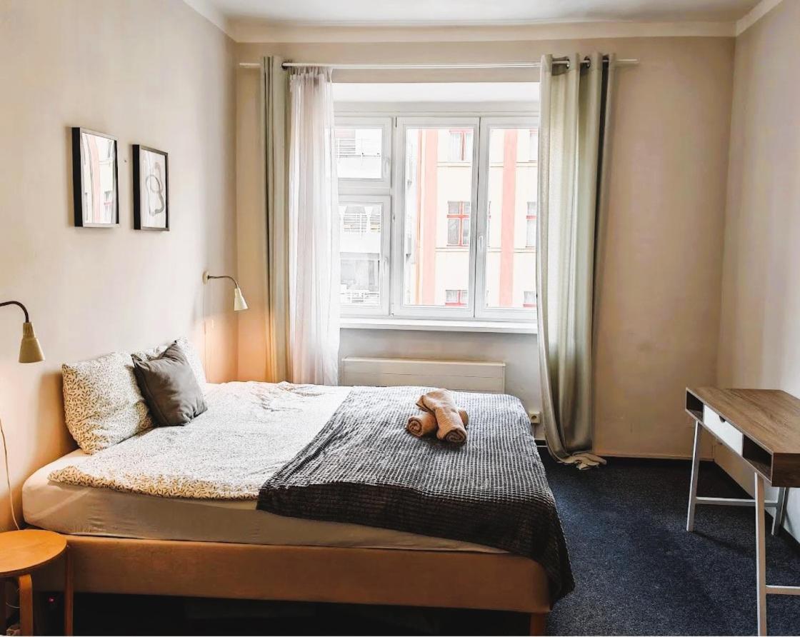 Flat In Zizkov -303- Lejlighed Prag Eksteriør billede